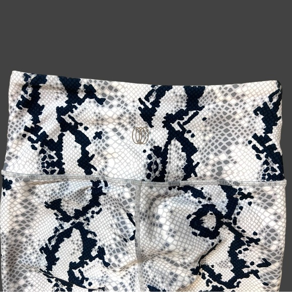 Balance Collection Womens Contender High Rise  Legging Soft Snake Print Sz SMALL - Picture 7 of 13